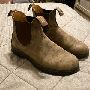 Blundstones